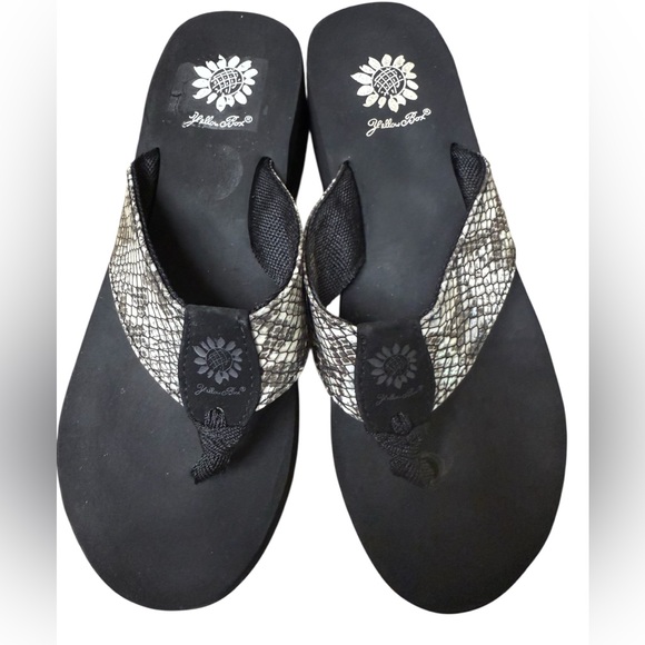 Yellowbox Women's Nataly Gray and Black Snakeprint  Wedges Size 7 - Picture 2 of 7